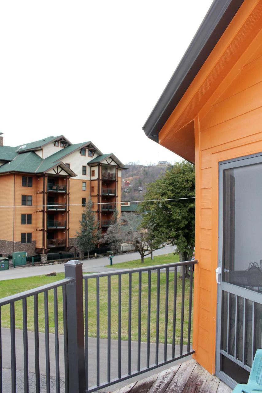 Spacious Downtown Condo Walking Distance To Downtown Gatlinburg Sleeps 6 Guests Esterno foto