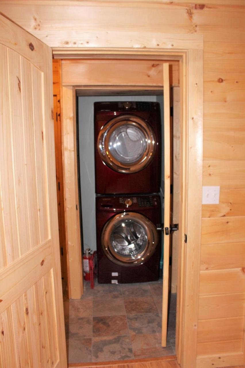 Spacious Downtown Condo Walking Distance To Downtown Gatlinburg Sleeps 6 Guests Esterno foto