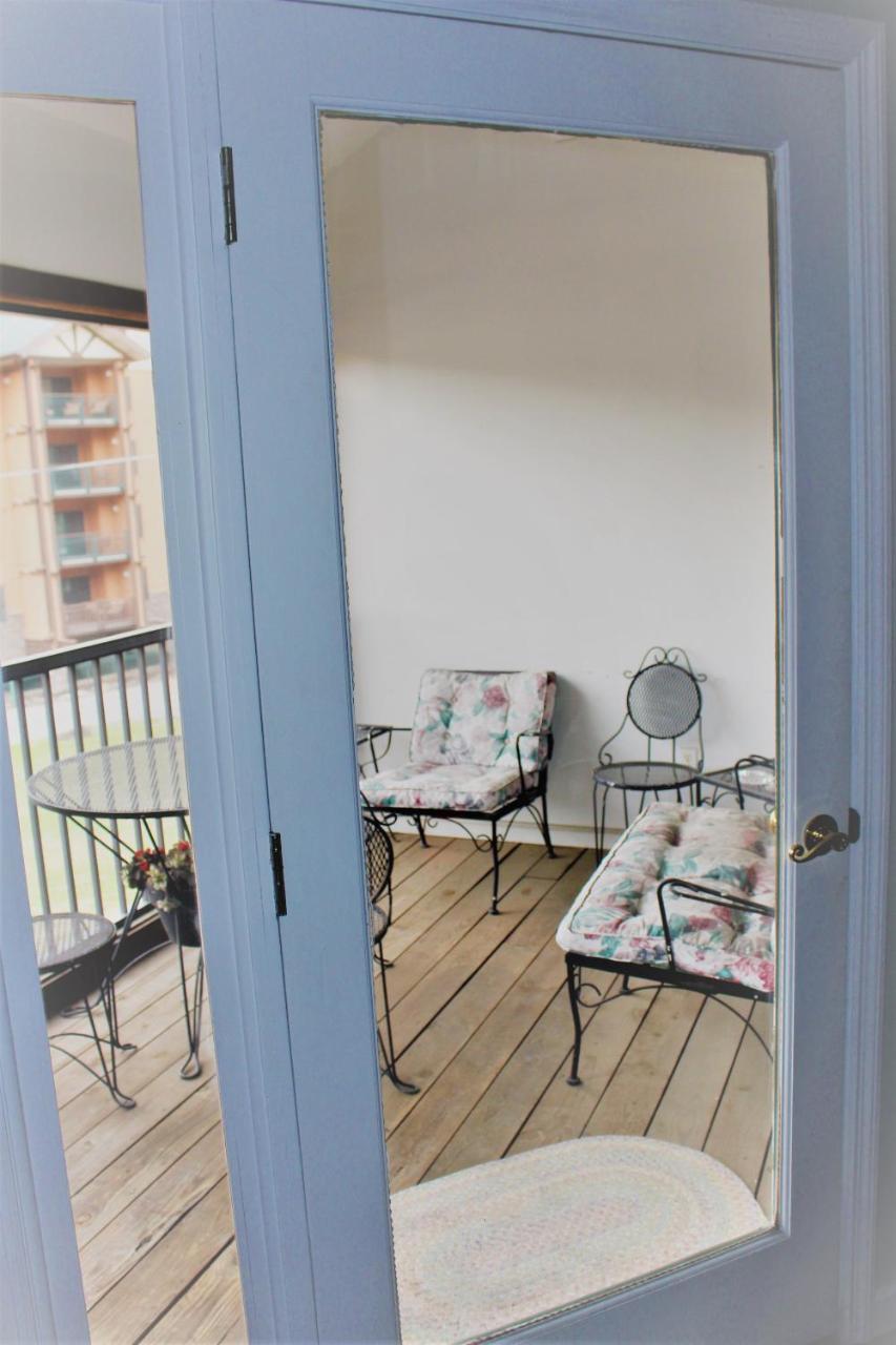 Spacious Downtown Condo Walking Distance To Downtown Gatlinburg Sleeps 6 Guests Esterno foto