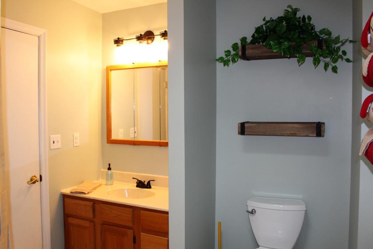 Spacious Downtown Condo Walking Distance To Downtown Gatlinburg Sleeps 6 Guests Esterno foto