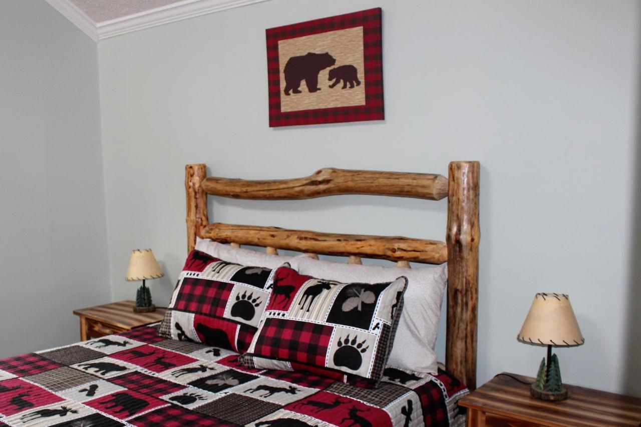 Spacious Downtown Condo Walking Distance To Downtown Gatlinburg Sleeps 6 Guests Esterno foto