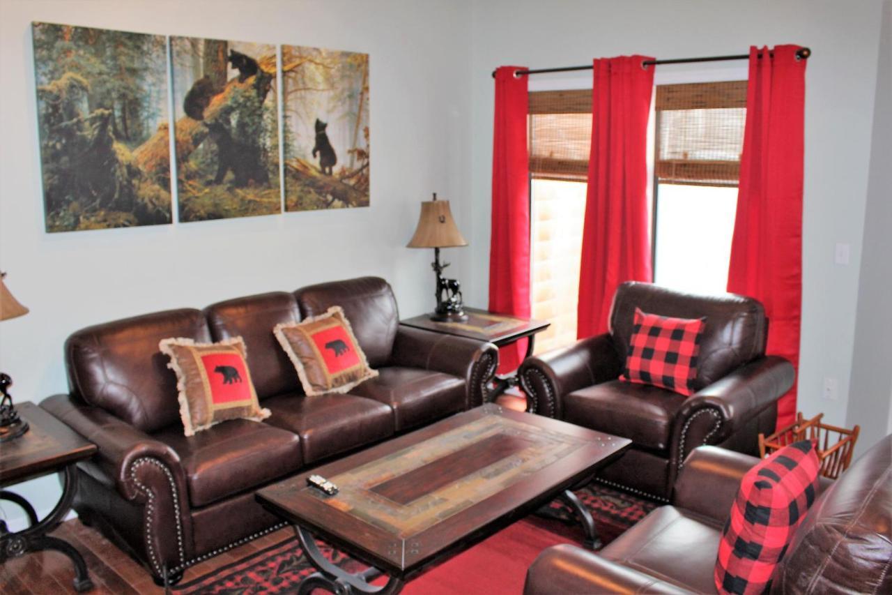 Spacious Downtown Condo Walking Distance To Downtown Gatlinburg Sleeps 6 Guests Esterno foto