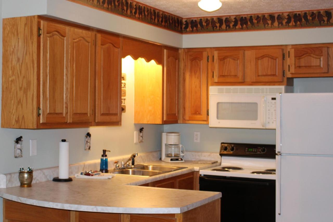 Spacious Downtown Condo Walking Distance To Downtown Gatlinburg Sleeps 6 Guests Esterno foto