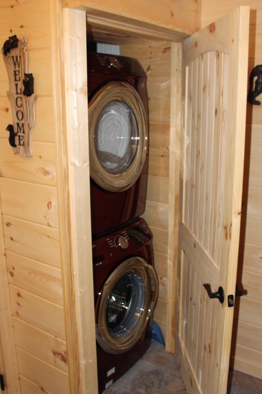 Spacious Downtown Condo Walking Distance To Downtown Gatlinburg Sleeps 6 Guests Esterno foto