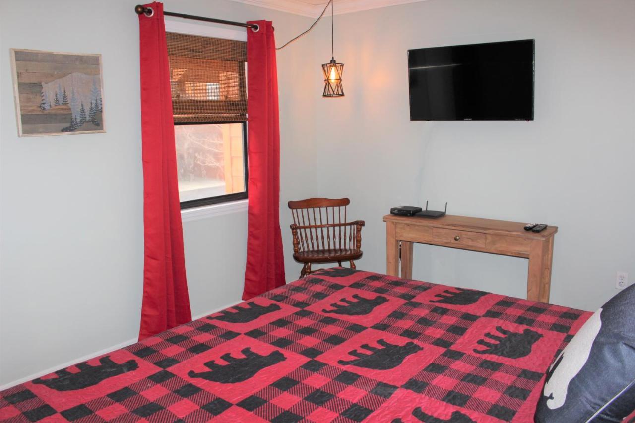 Spacious Downtown Condo Walking Distance To Downtown Gatlinburg Sleeps 6 Guests Esterno foto