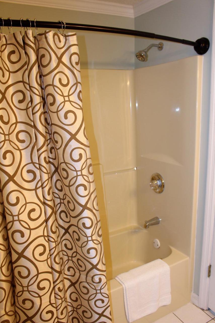 Spacious Downtown Condo Walking Distance To Downtown Gatlinburg Sleeps 6 Guests Esterno foto