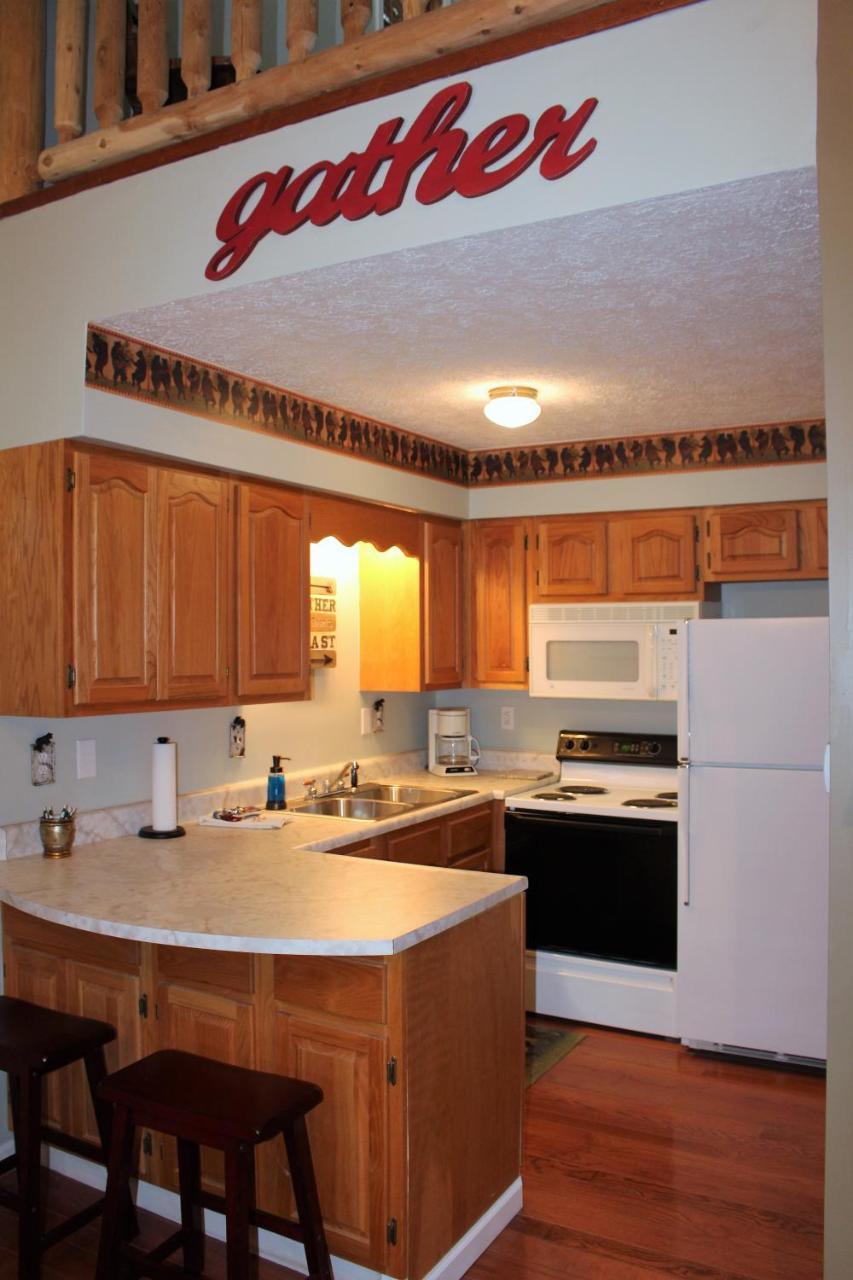 Spacious Downtown Condo Walking Distance To Downtown Gatlinburg Sleeps 6 Guests Esterno foto