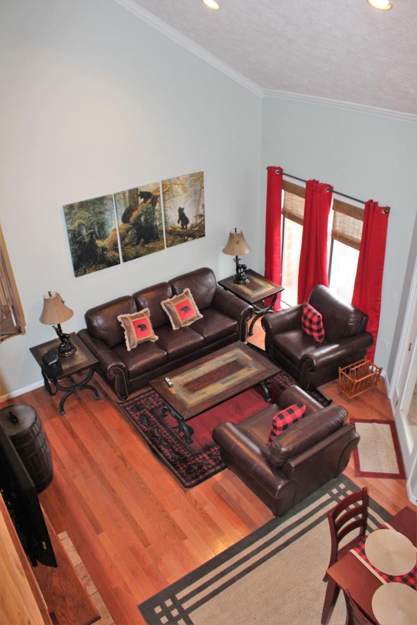 Spacious Downtown Condo Walking Distance To Downtown Gatlinburg Sleeps 6 Guests Esterno foto