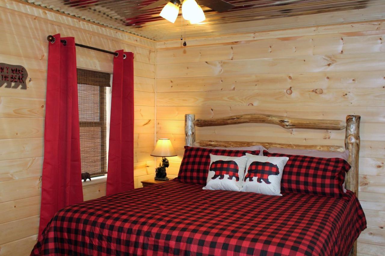 Spacious Downtown Condo Walking Distance To Downtown Gatlinburg Sleeps 6 Guests Esterno foto