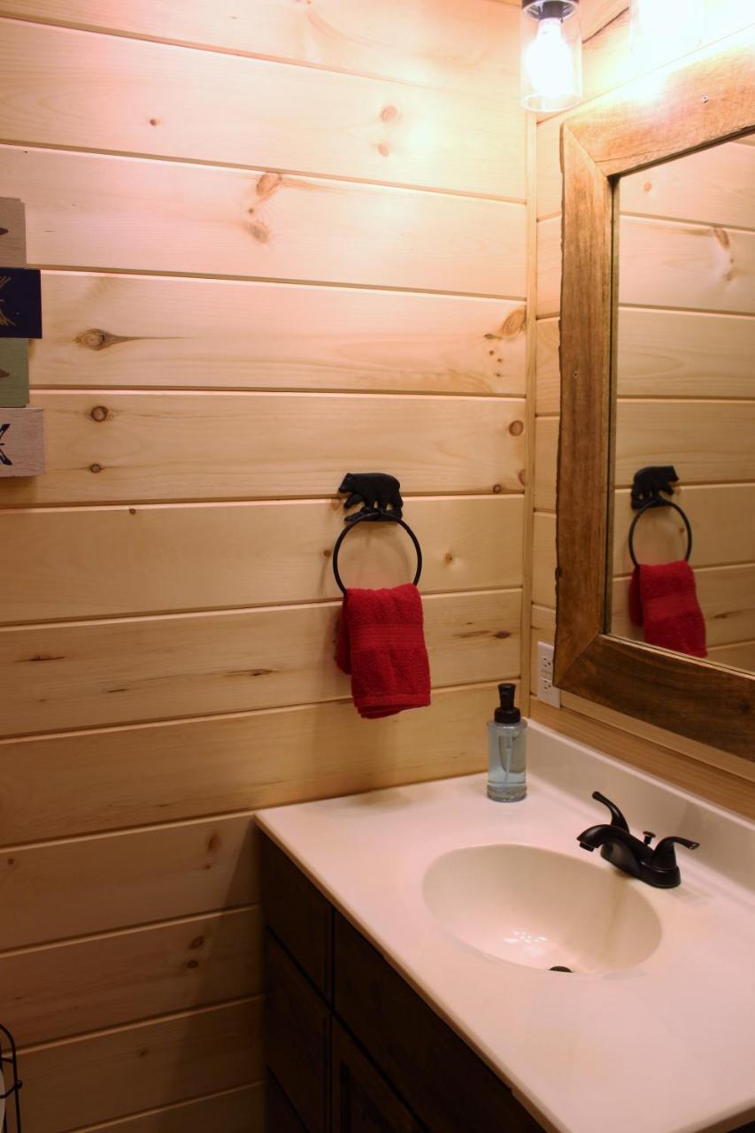 Spacious Downtown Condo Walking Distance To Downtown Gatlinburg Sleeps 6 Guests Esterno foto